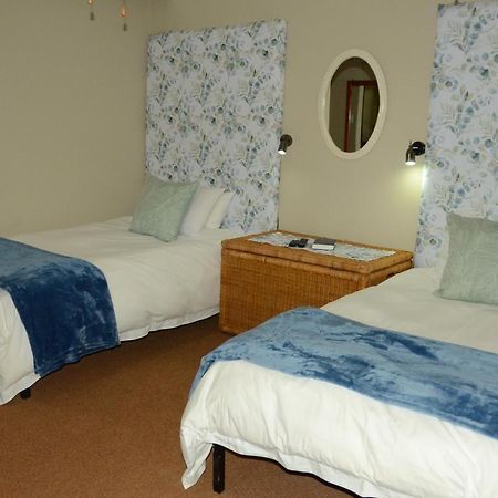 Hotel Big Tree Midrand Esterno foto