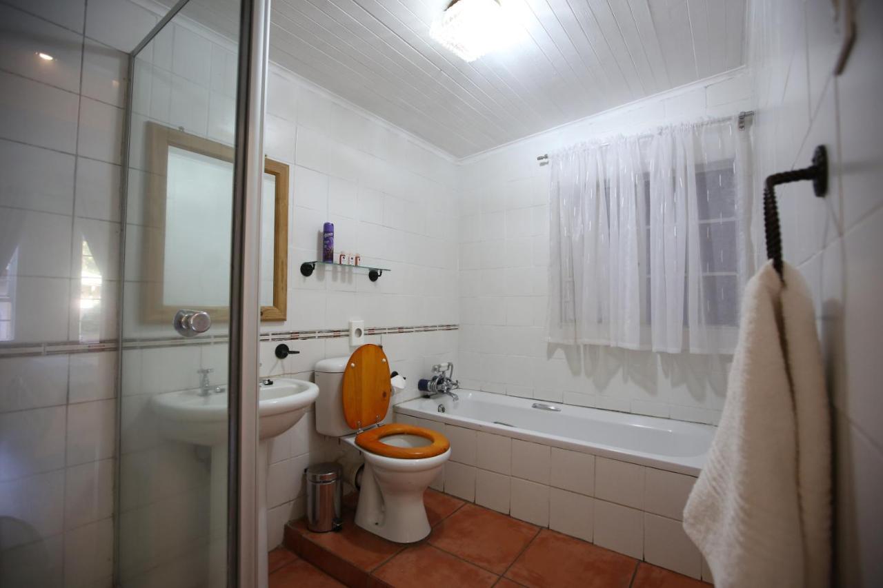 Hotel Big Tree Midrand Esterno foto
