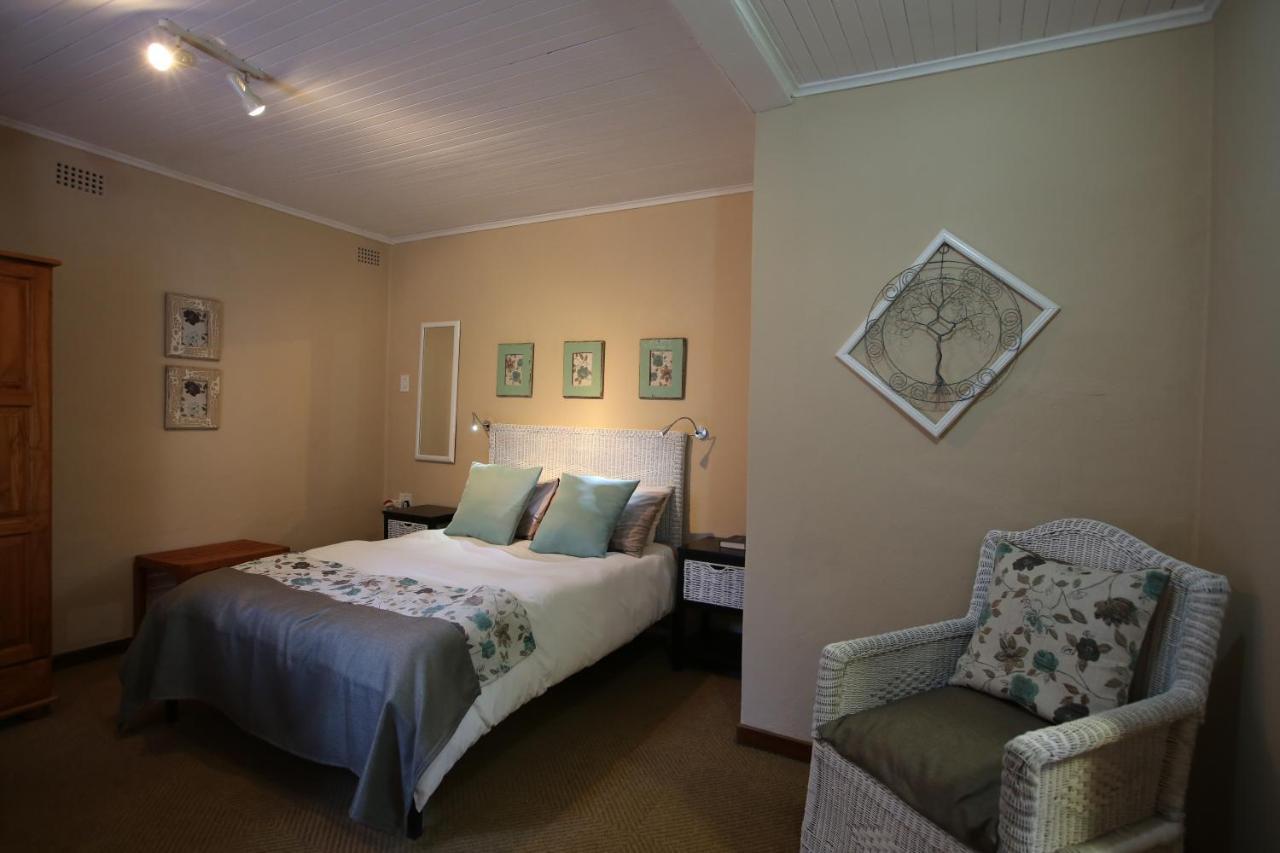 Hotel Big Tree Midrand Esterno foto