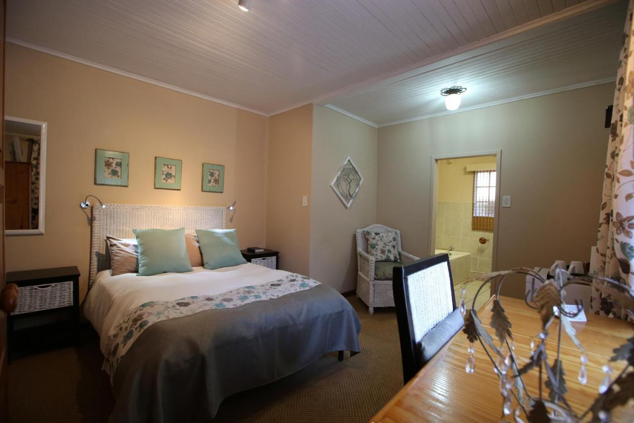 Hotel Big Tree Midrand Esterno foto