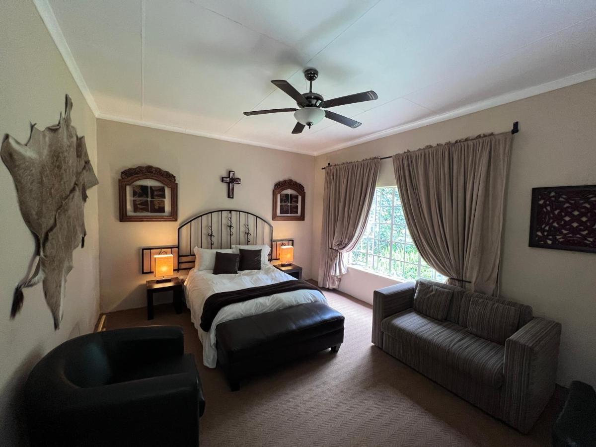Hotel Big Tree Midrand Esterno foto