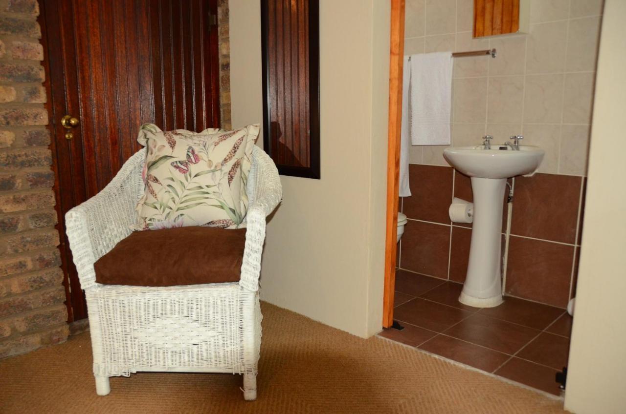 Hotel Big Tree Midrand Esterno foto