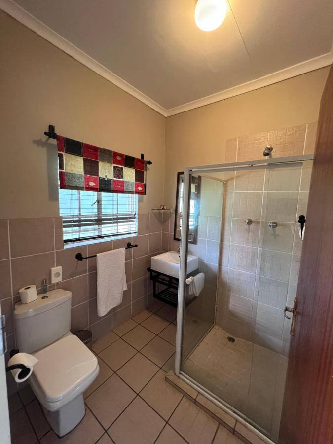 Hotel Big Tree Midrand Esterno foto