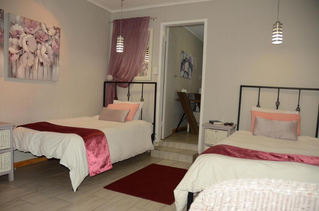 Hotel Big Tree Midrand Esterno foto