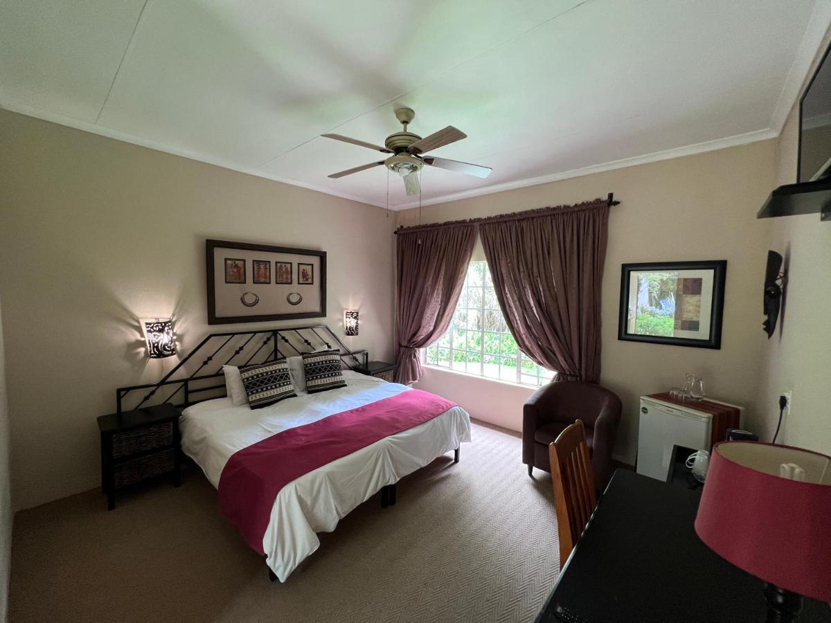 Hotel Big Tree Midrand Esterno foto